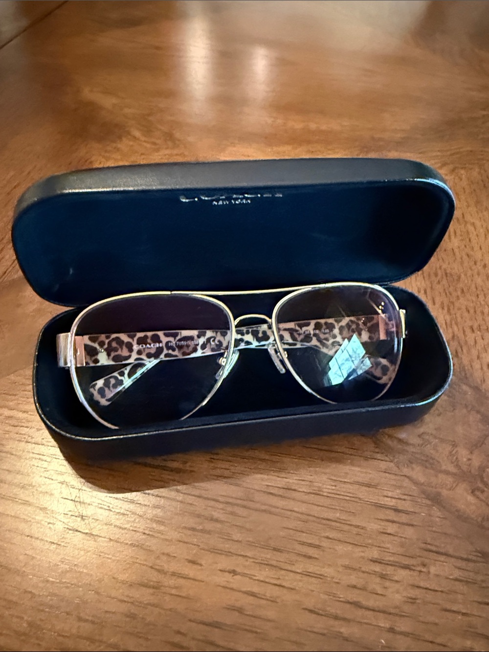 COACH Women's Gold Aviator Sunglasses  Leopard Temples HC7059 - prescription - Picture 8 of 9